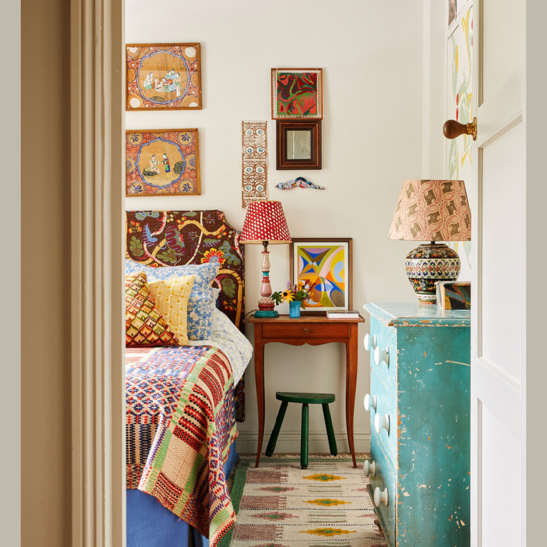Beautiful cozy timeless English country bedroom with art and colorful finishes - design by Tamsin Saunders (HomeAndFound). #timelessinteriors