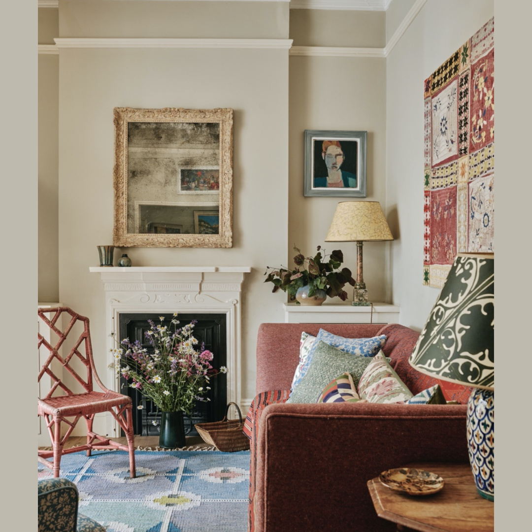 Beautiful cozy timeless English country living room with fireplace - Tamsin Saunders (HomeAndFound). #timelessinteriors