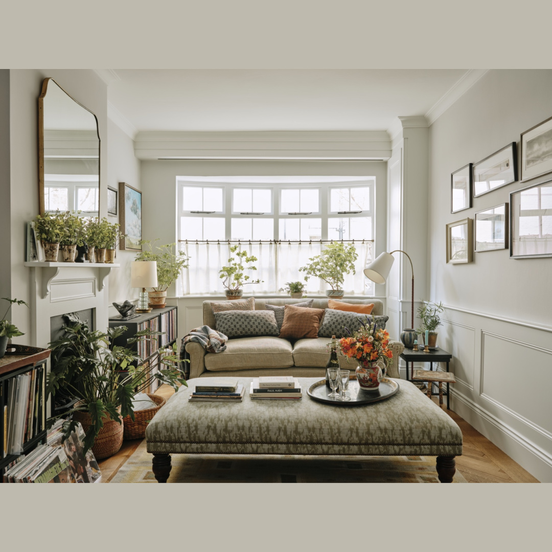 Beautiful cozy timeless English country snug with fireplace by Tamsin Saunders (HomeAndFound). #timelessinteriors
