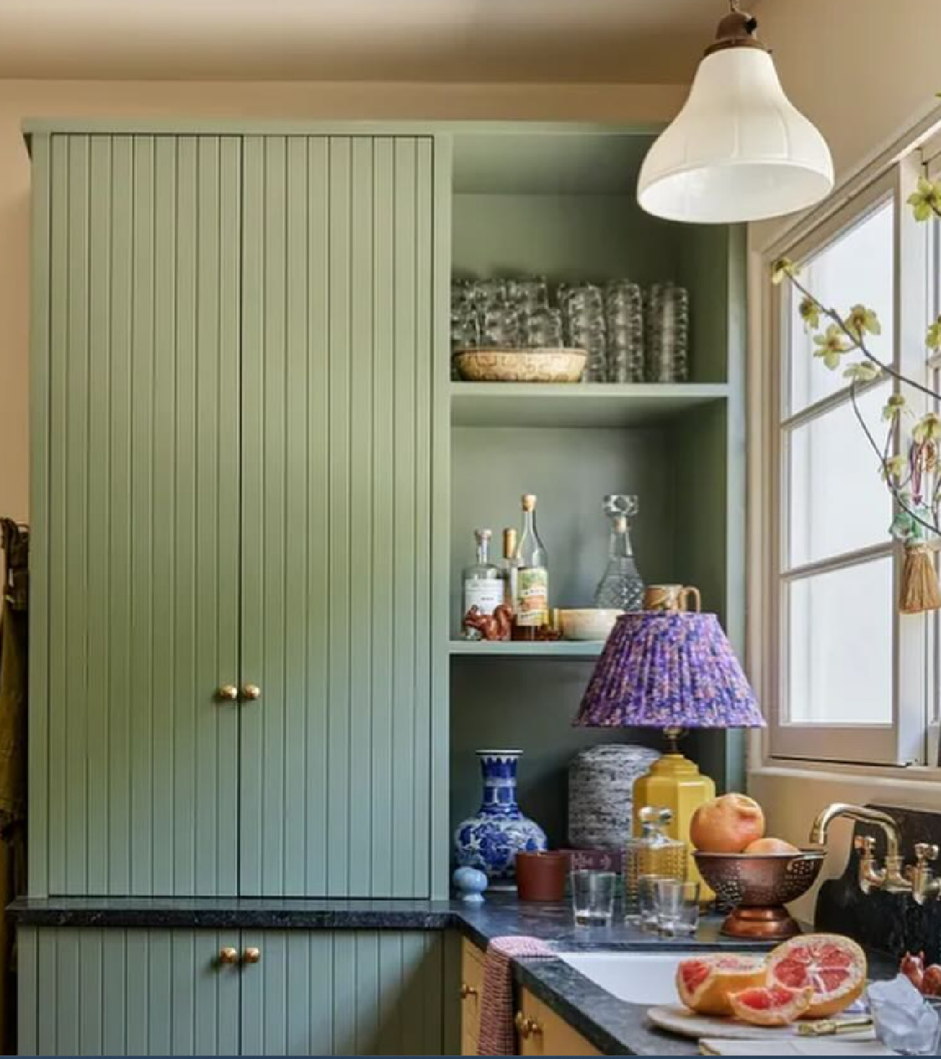 Farrow & Ball Oval Room Blue in pantry with timeless design by Jamie Haller in AD (photo: Jenna Peffley). #farrowandballovalroomblue