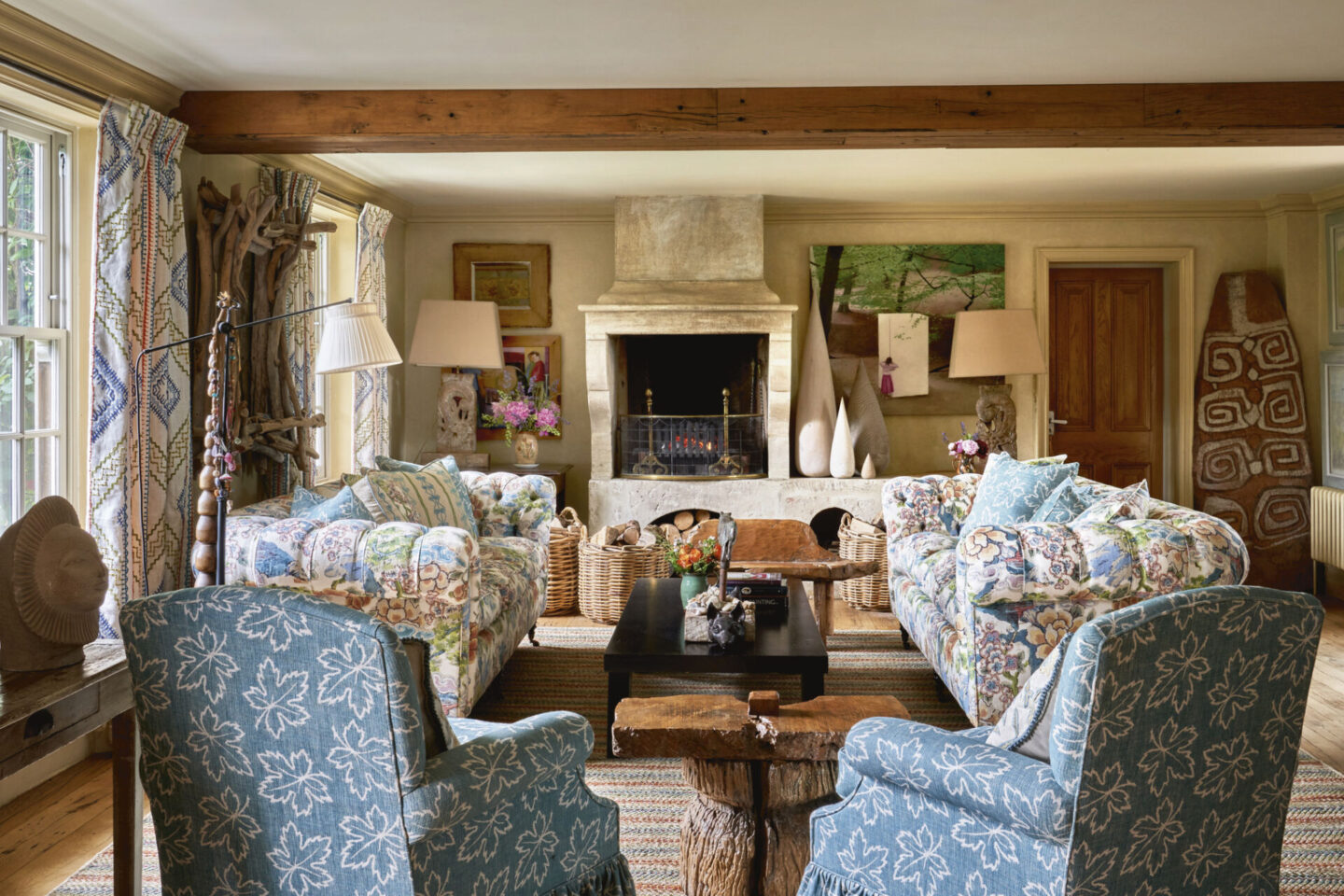 Cozy and charming interior design in KIT KEMP Design Stories (Rizzoli, 2026).