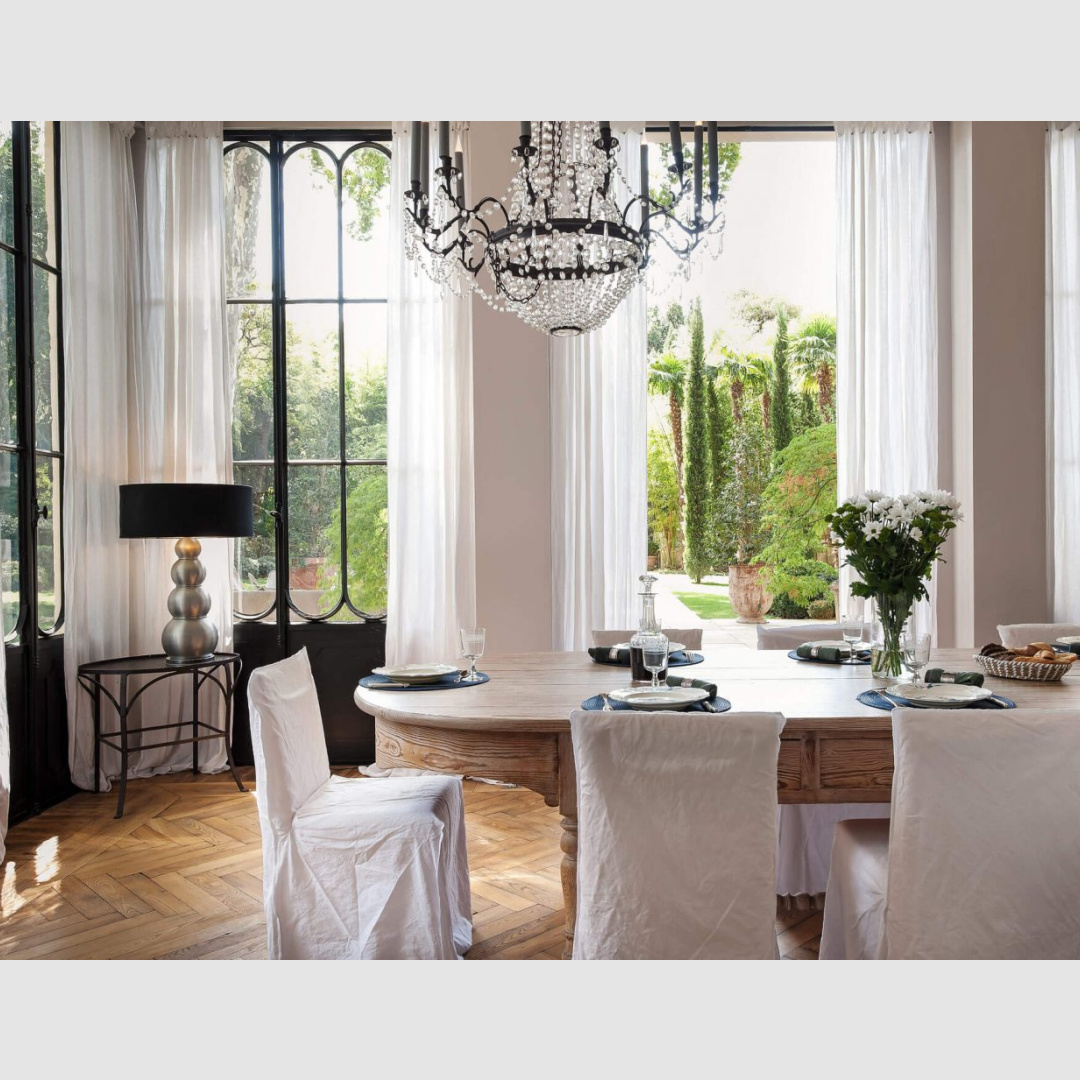Dining room - Hotel Particulier in Avignon - La Divine Comedie restored chateau and guest house in South of France (Provence) - Your Haven In.