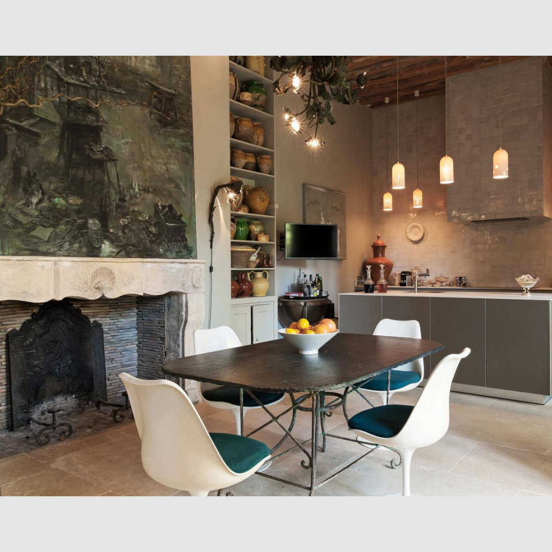 Lounge with MCM chairs - Hotel Particulier in Avignon - La Divine Comedie restored chateau and guest house in South of France (Provence) - Your Haven In.