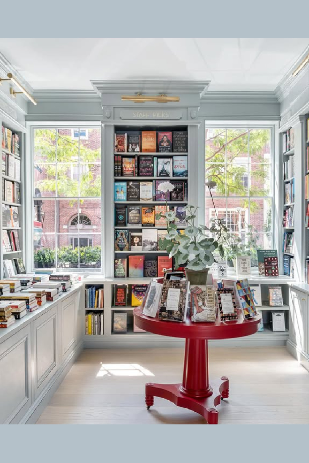 Beacon Hill Books & Cafe in Boston - Timeless and classic interior design by Cathy Kincaid Interiors. #timelessinteriors #hellolovely #timelessandtranquil