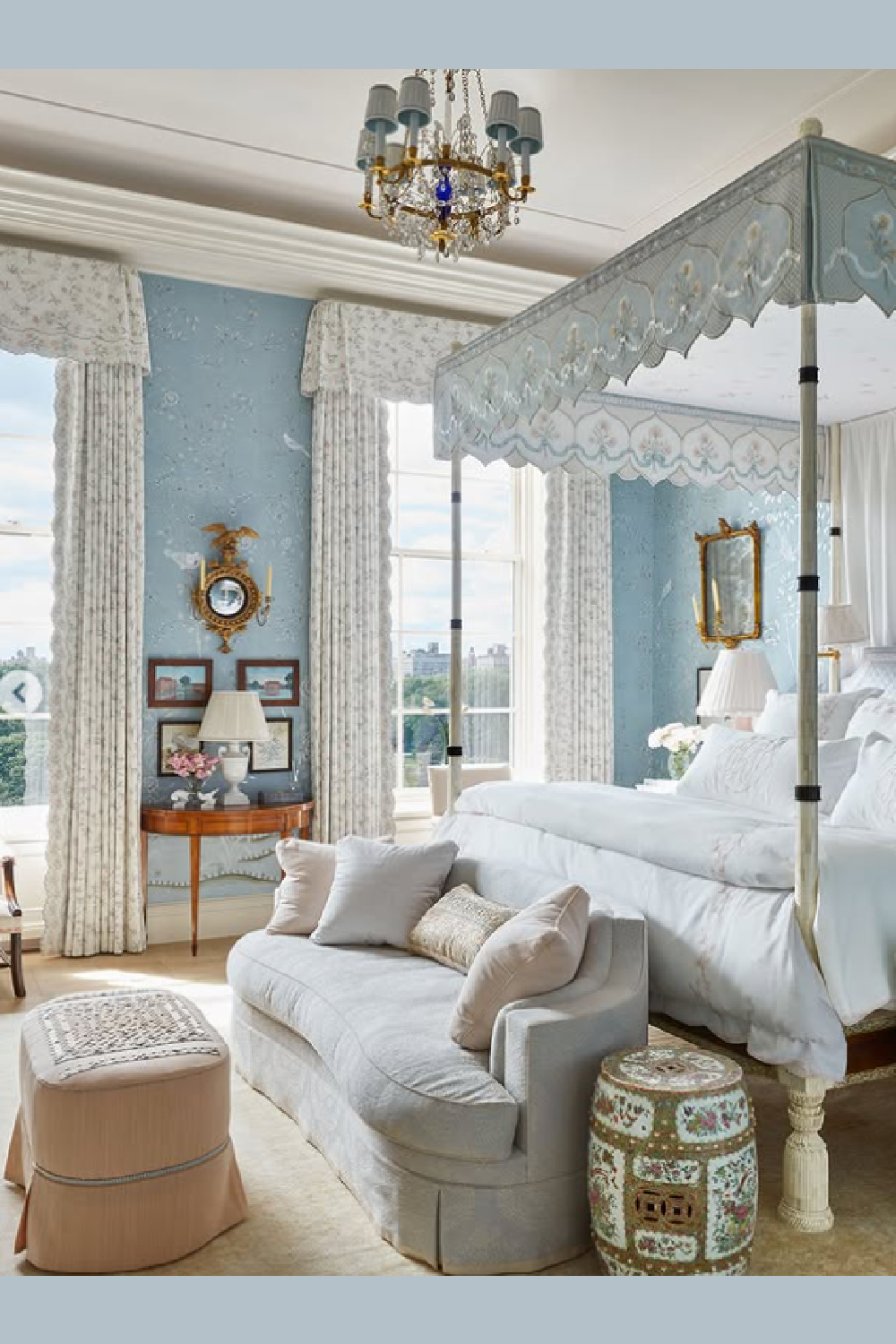 Bedroom - Timeless and classic interior design by Cathy Kincaid Interiors. #timelessinteriors #hellolovely #timelessandtranquil