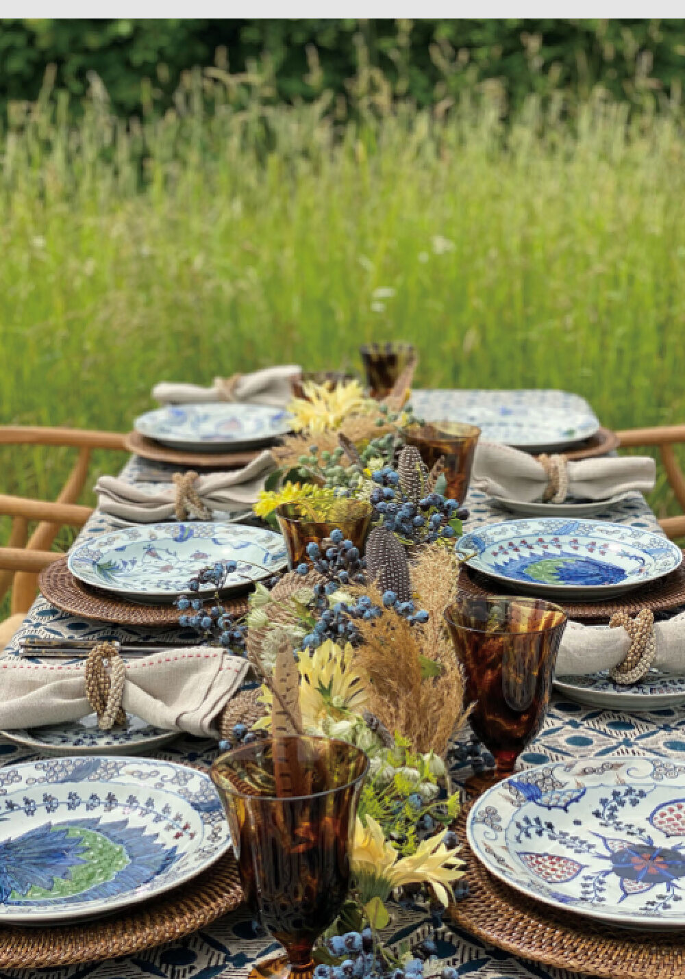A beautiful tablescape from INDIA HICKS ENTERTAINING (Rizzoli, 2026)